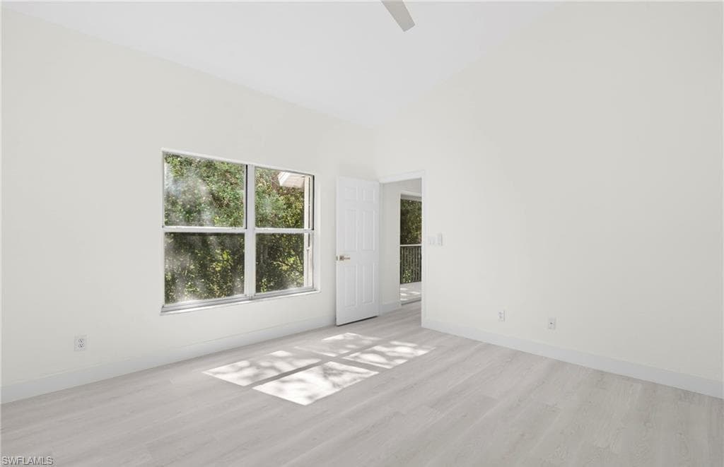 505 Windsor Sq 6-202, Naples, FL 34104-21