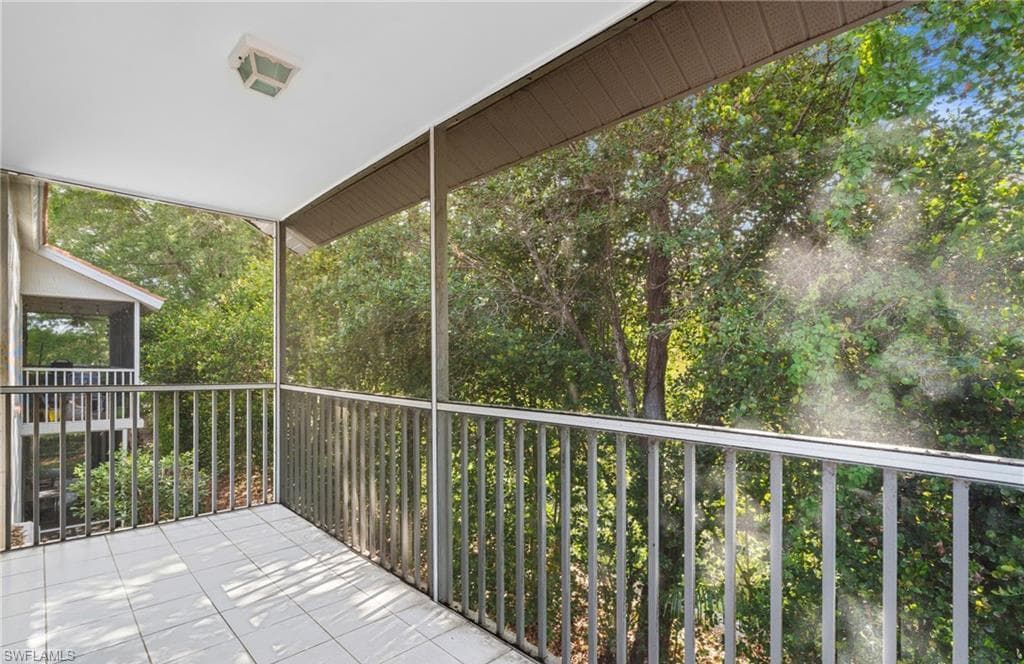 505 Windsor Sq 6-202, Naples, FL 34104-28