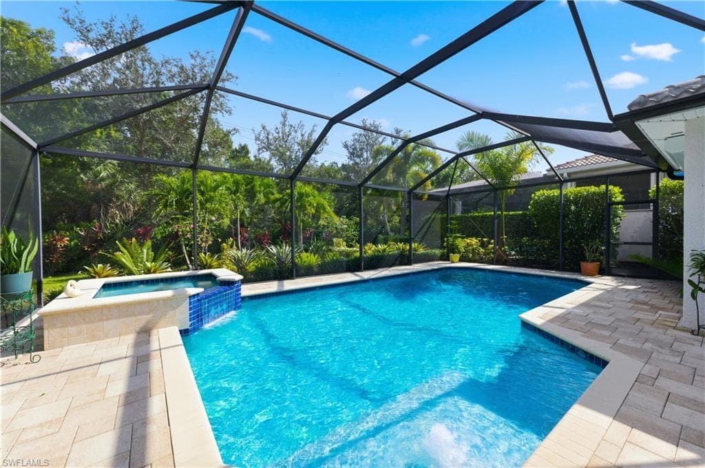 7783 Martino Cir, Naples, FL 34112-8