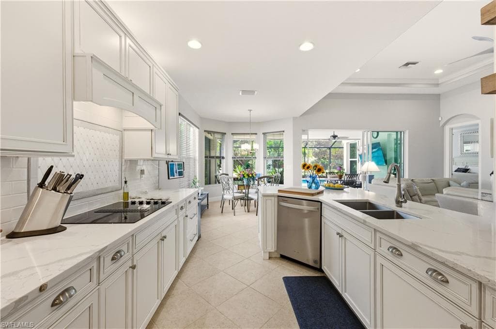 7783 Martino Cir, Naples, FL 34112-16