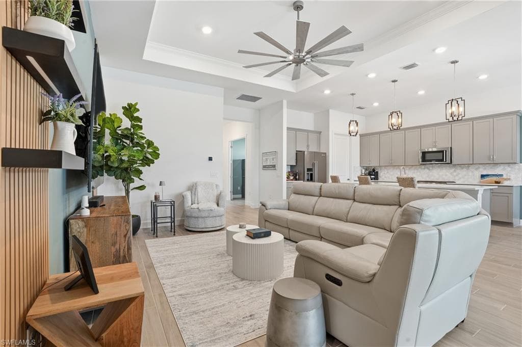 1872 Terreno Blvd, Naples, FL 34120-8