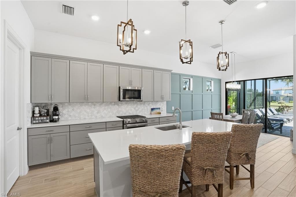 1872 Terreno Blvd, Naples, FL 34120-11