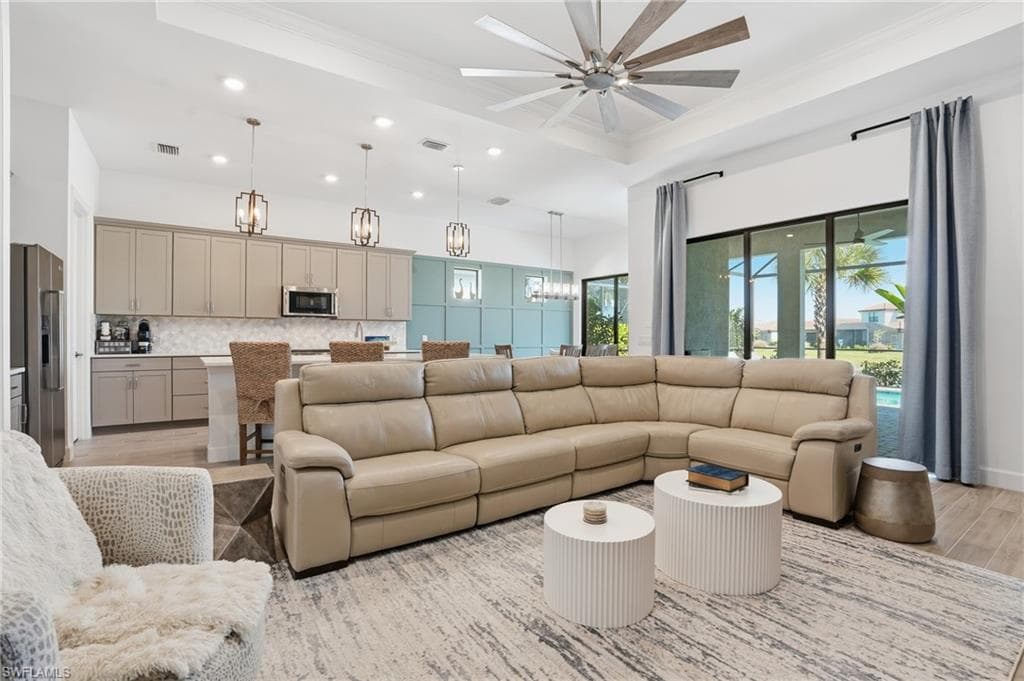 1872 Terreno Blvd, Naples, FL 34120-5