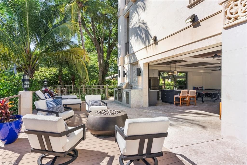 1441 Gulf Shore Blvd S, Naples, FL 34102-12