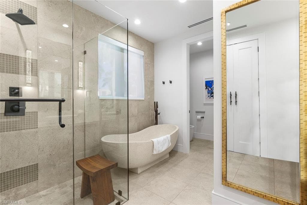 1441 Gulf Shore Blvd S, Naples, FL 34102-26