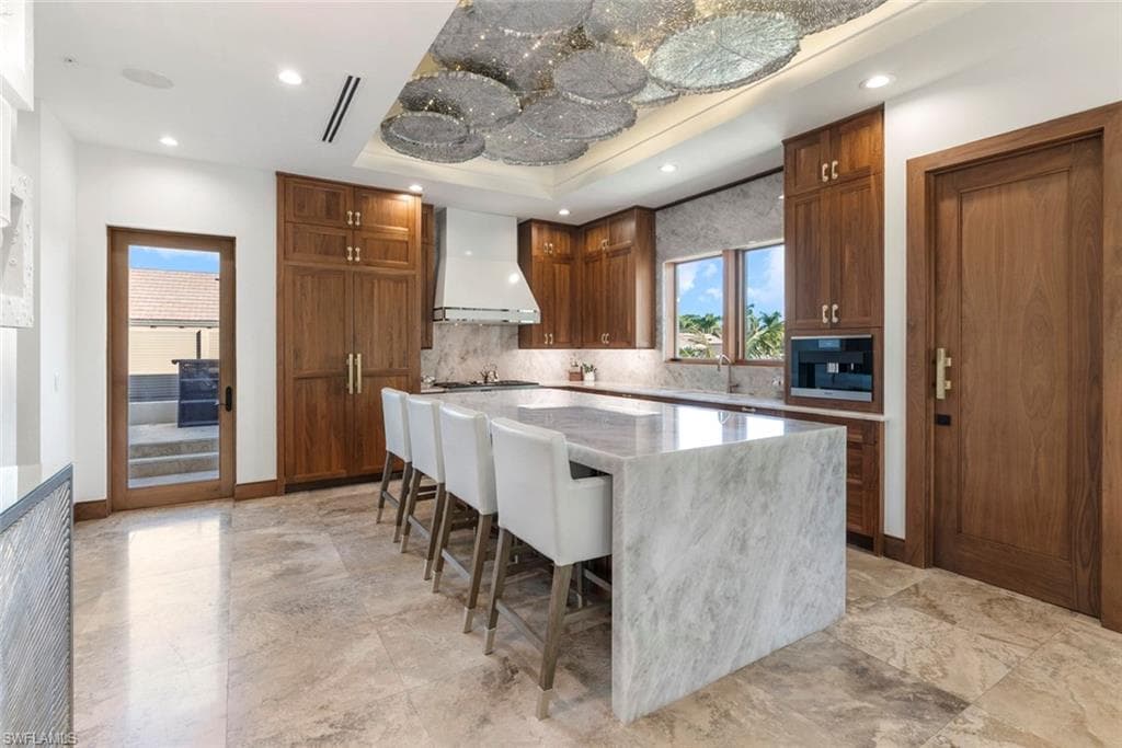 1441 Gulf Shore Blvd S, Naples, FL 34102-37