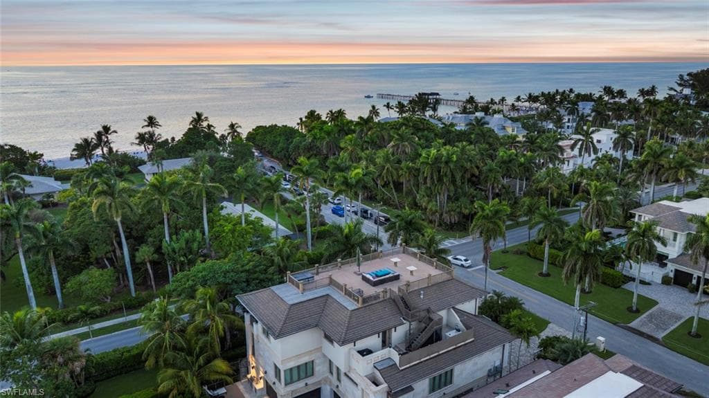 1441 Gulf Shore Blvd S, Naples, FL 34102-4