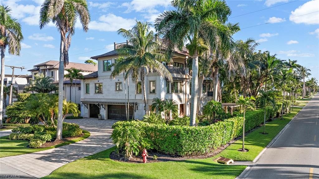 1441 Gulf Shore Blvd S, Naples, FL 34102-5