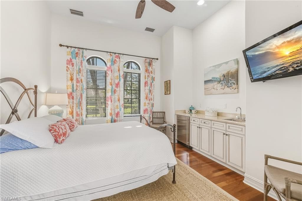 7749 Classics Dr, Naples, FL 34113-15