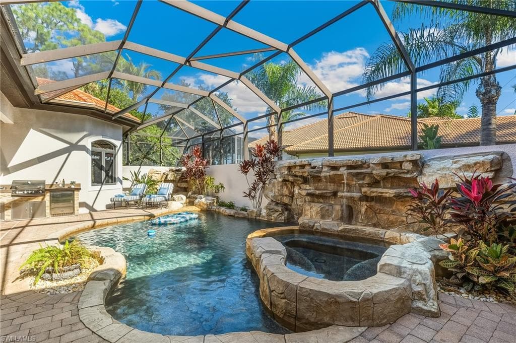 7749 Classics Dr, Naples, FL 34113-21