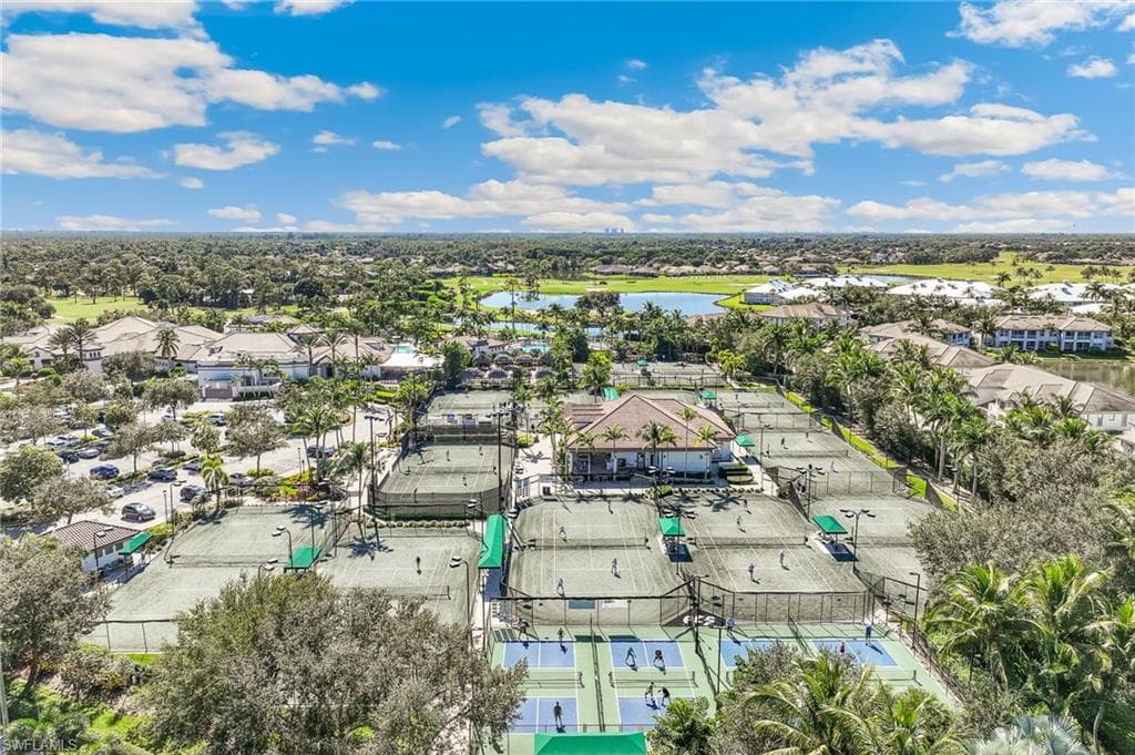 7749 Classics Dr, Naples, FL 34113-35