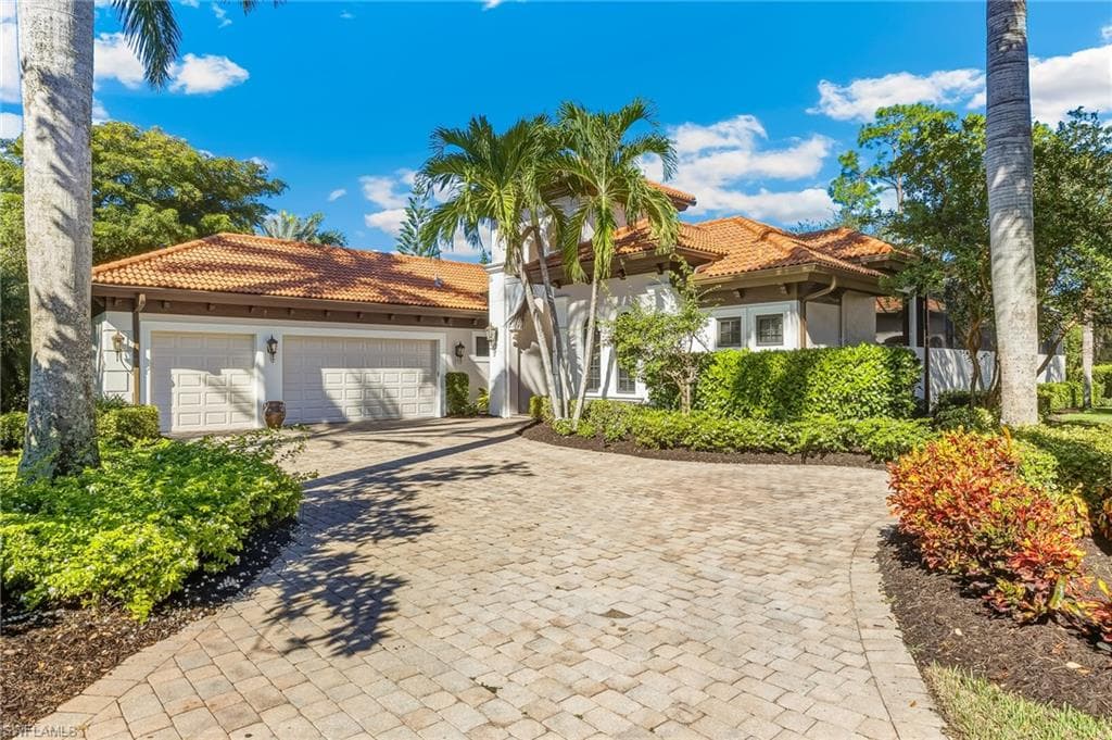 7749 Classics Dr, Naples, FL 34113-38
