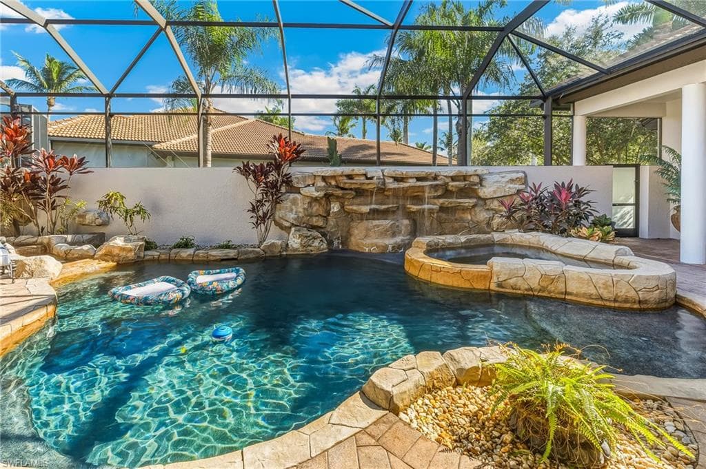 7749 Classics Dr, Naples, FL 34113-4