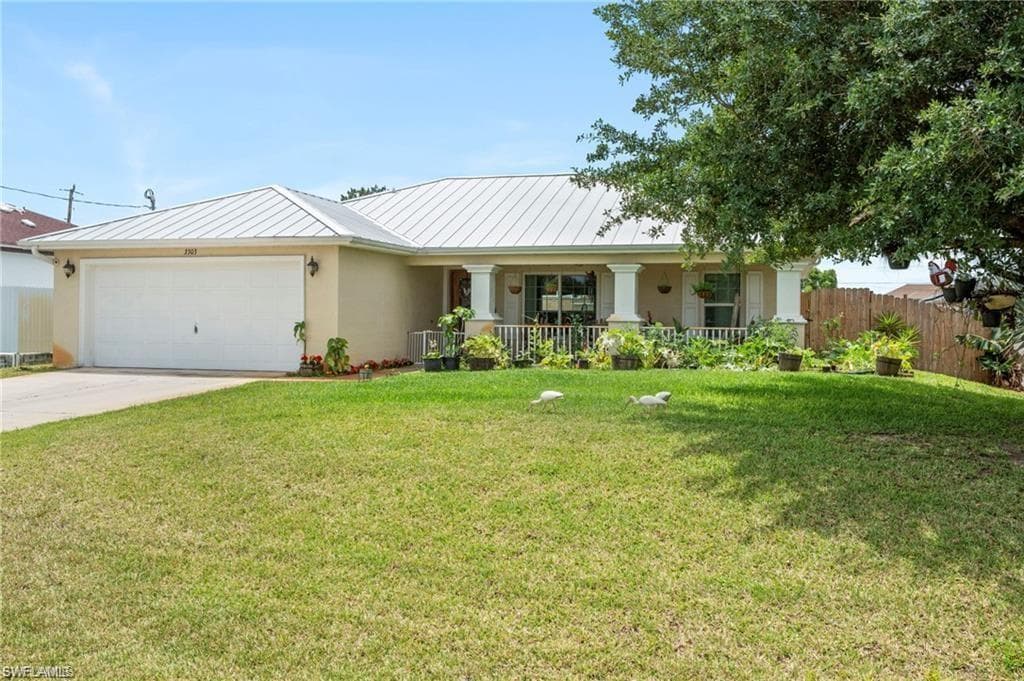 3303 32nd St SW, Lehigh Acres, FL 33976-32