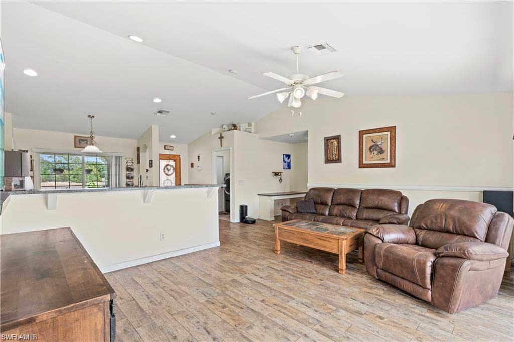 3303 32nd St SW, Lehigh Acres, FL 33976-3