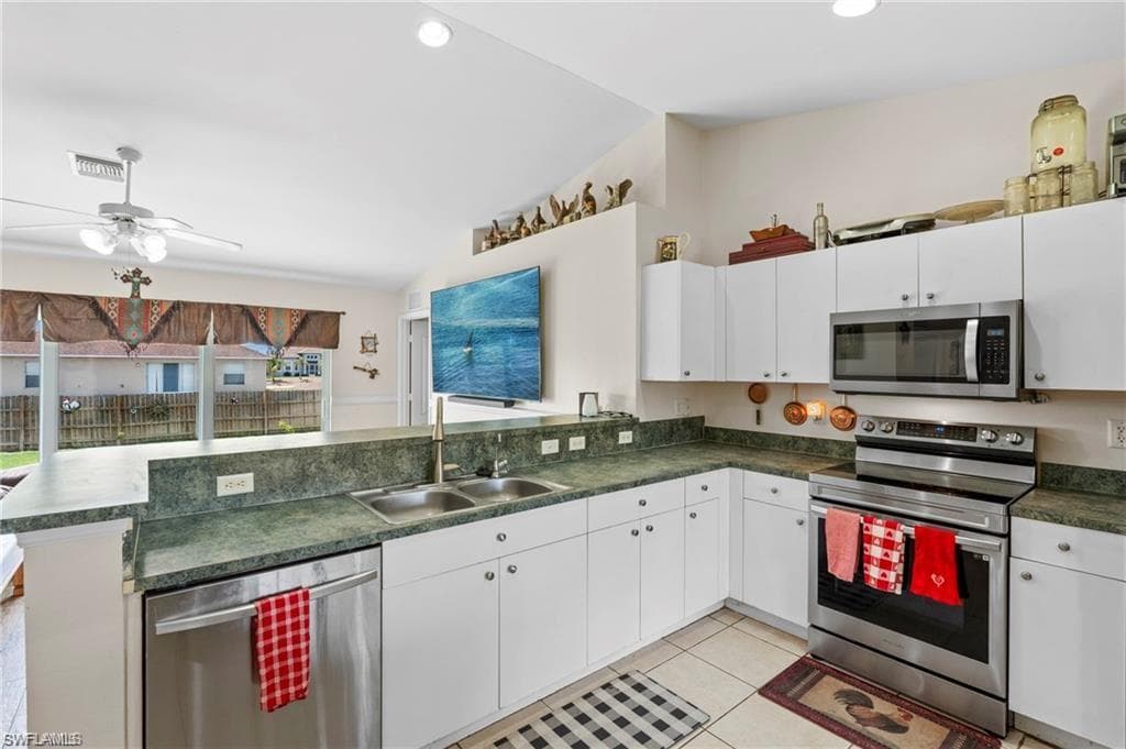 3303 32nd St SW, Lehigh Acres, FL 33976-6