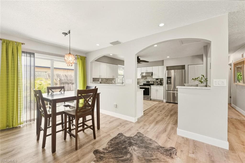 809 101st Ave N, Naples, FL 34108-13