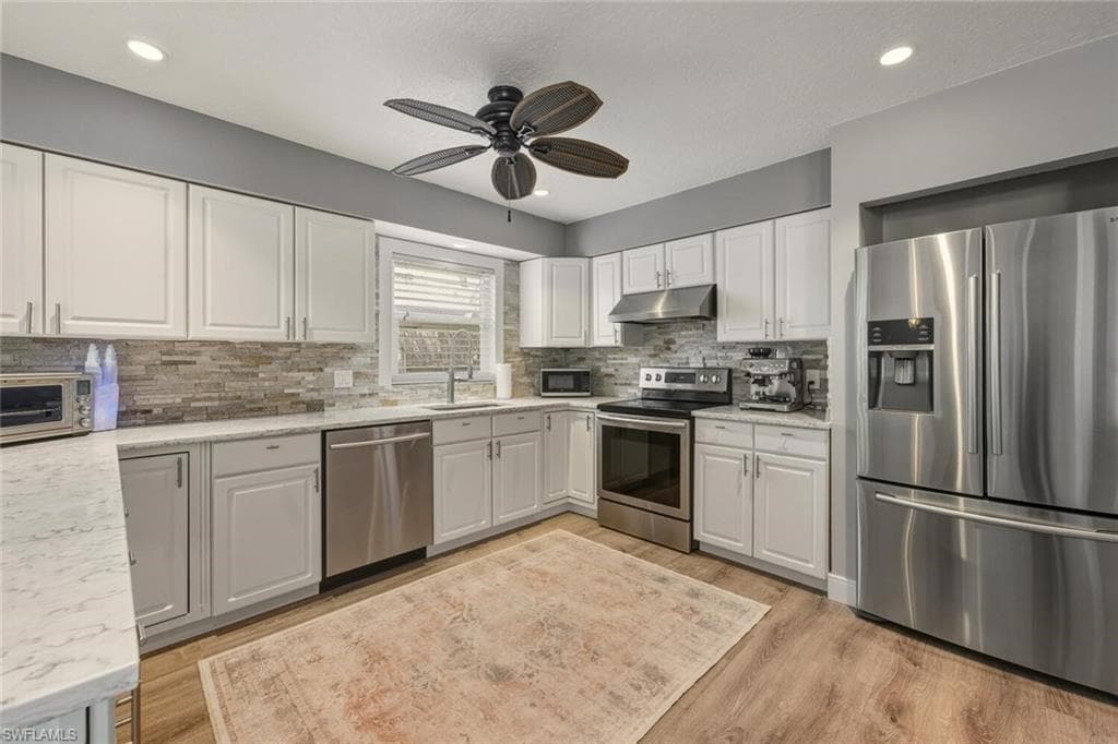 809 101st Ave N, Naples, FL 34108-14