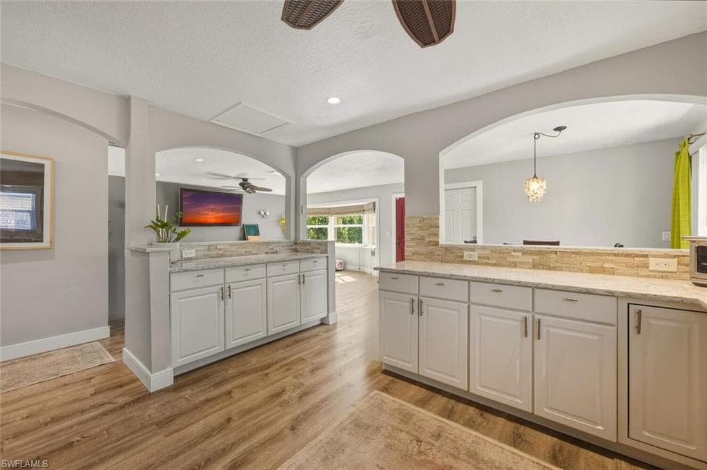 809 101st Ave N, Naples, FL 34108-15