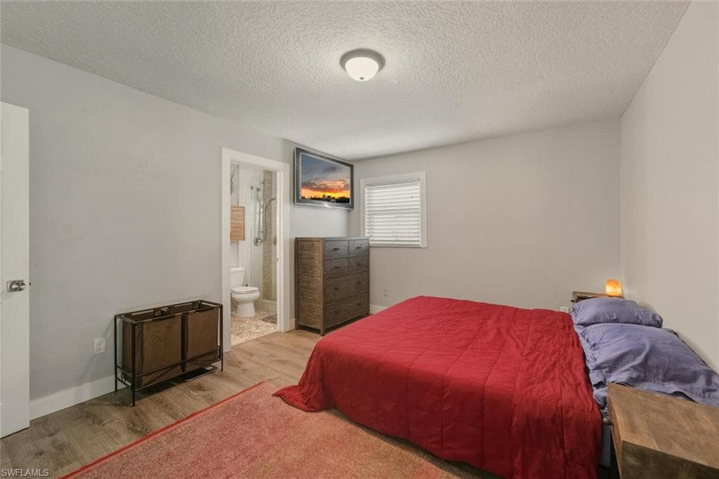 809 101st Ave N, Naples, FL 34108-18