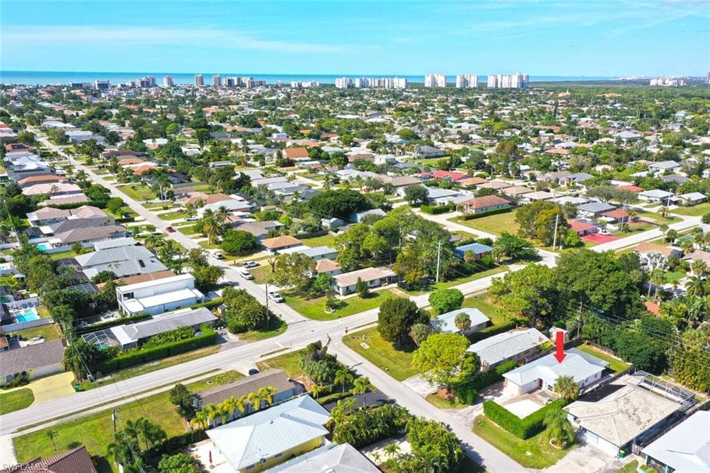 809 101st Ave N, Naples, FL 34108-2