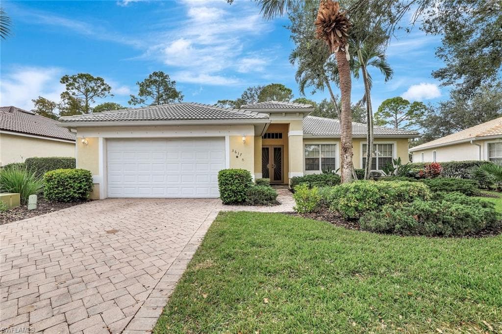 3617 Recreation Ln, Naples, FL 34116-1