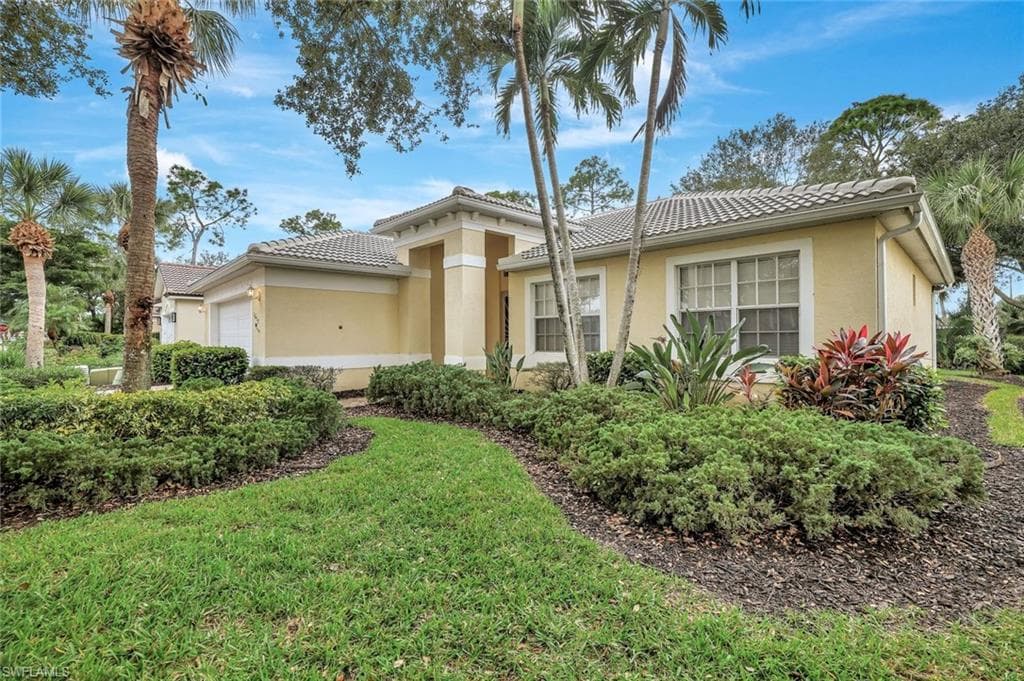3617 Recreation Ln, Naples, FL 34116-2
