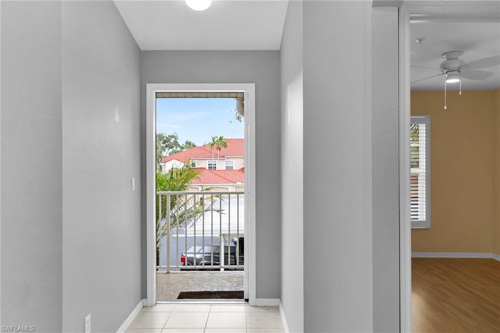 2925 Cypress Trace Cir 203, Naples, FL 34119-29