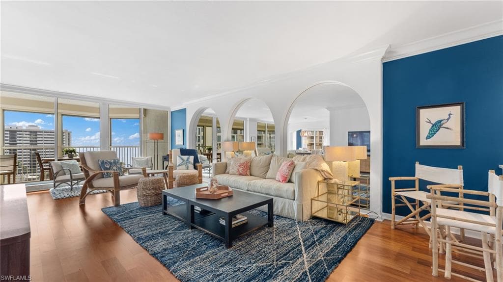 4051 Gulf Shore Blvd N 1006, Naples, FL 34103-8