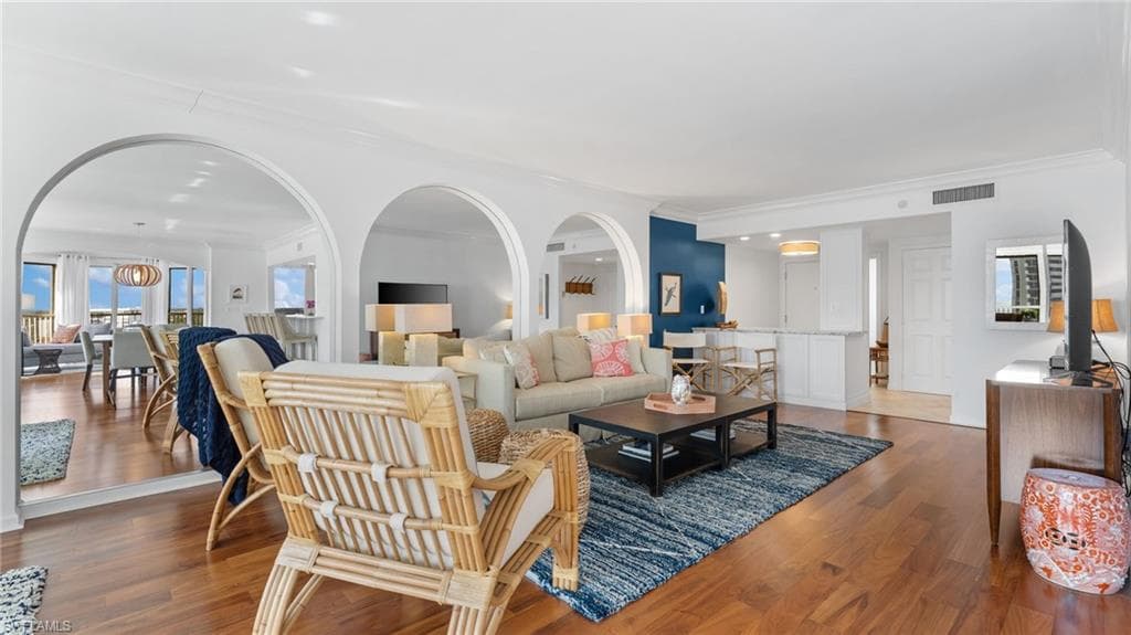 4051 Gulf Shore Blvd N 1006, Naples, FL 34103-10