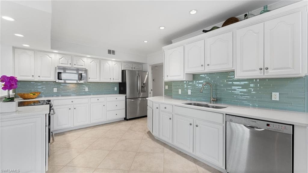 4051 Gulf Shore Blvd N 1006, Naples, FL 34103-11