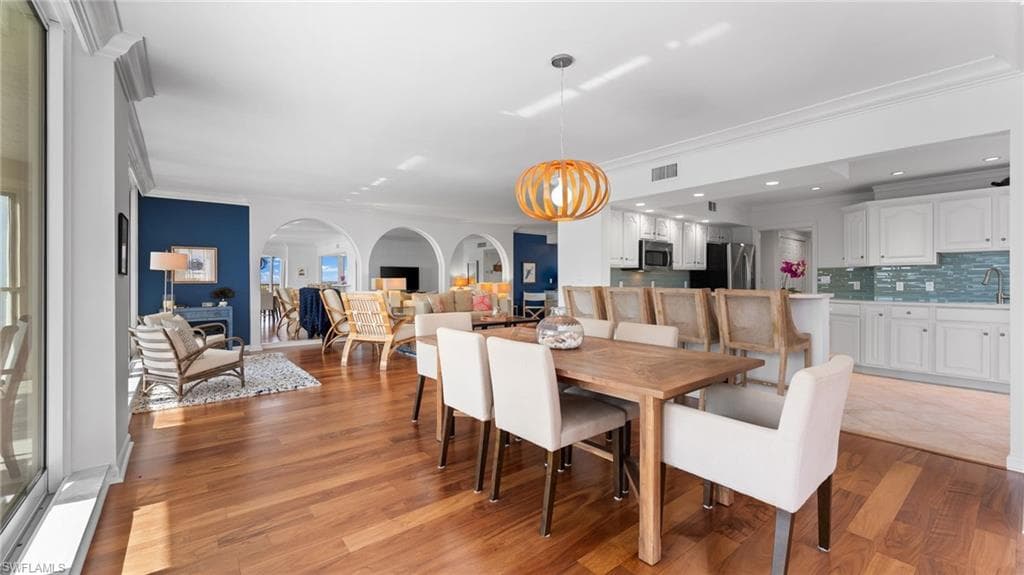 4051 Gulf Shore Blvd N 1006, Naples, FL 34103-16