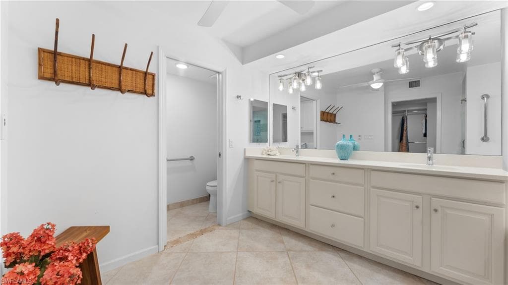 4051 Gulf Shore Blvd N 1006, Naples, FL 34103-25