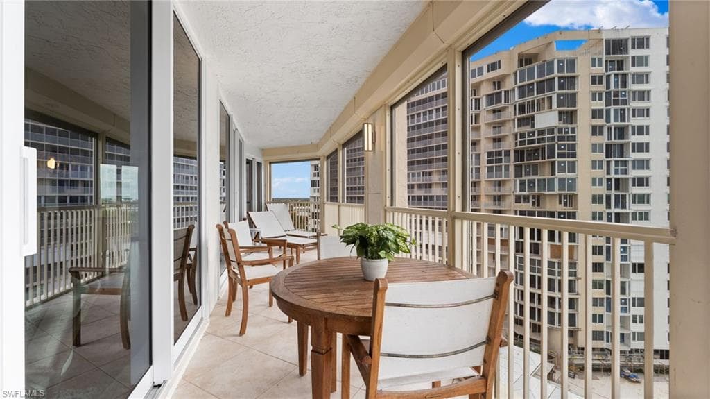 4051 Gulf Shore Blvd N 1006, Naples, FL 34103-28