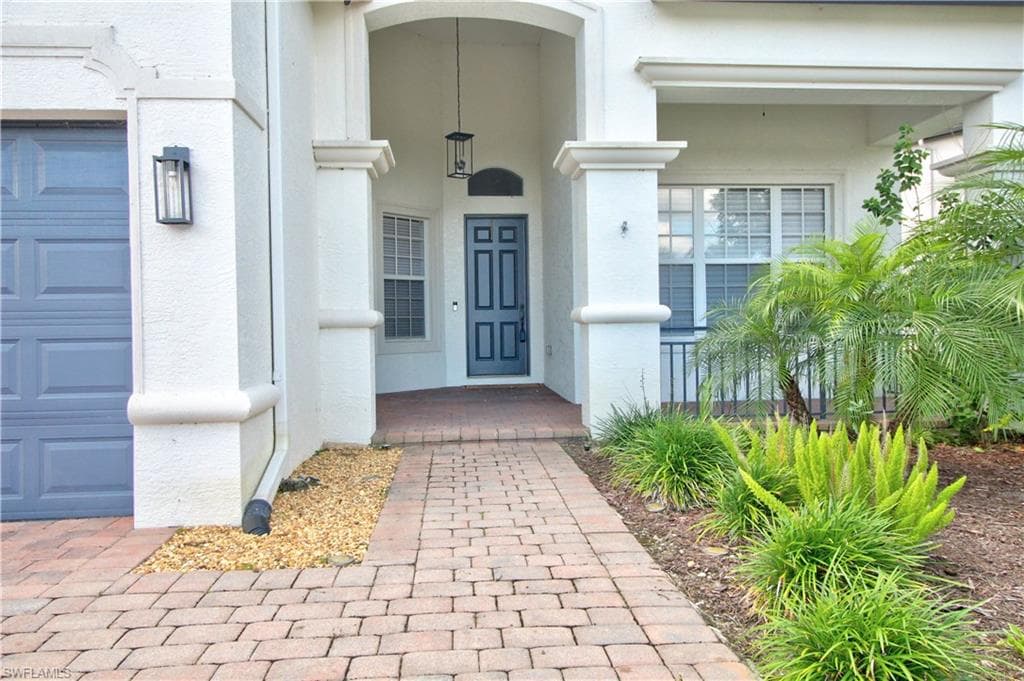 1696 Sarazen Pl, Naples, FL 34120-2