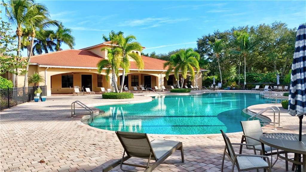 1696 Sarazen Pl, Naples, FL 34120-44