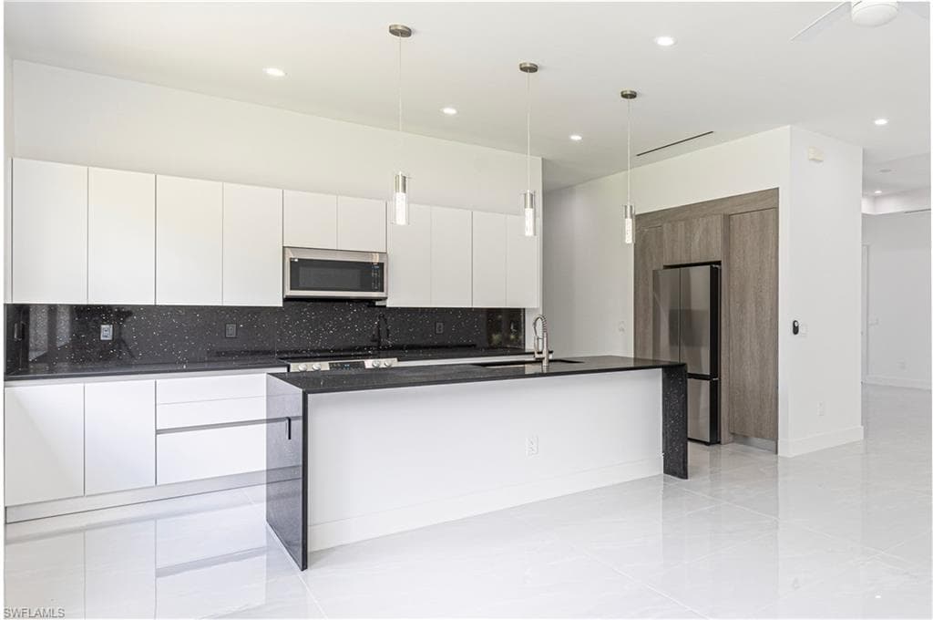 3802 30th Ave SE, Naples, FL 34117-11