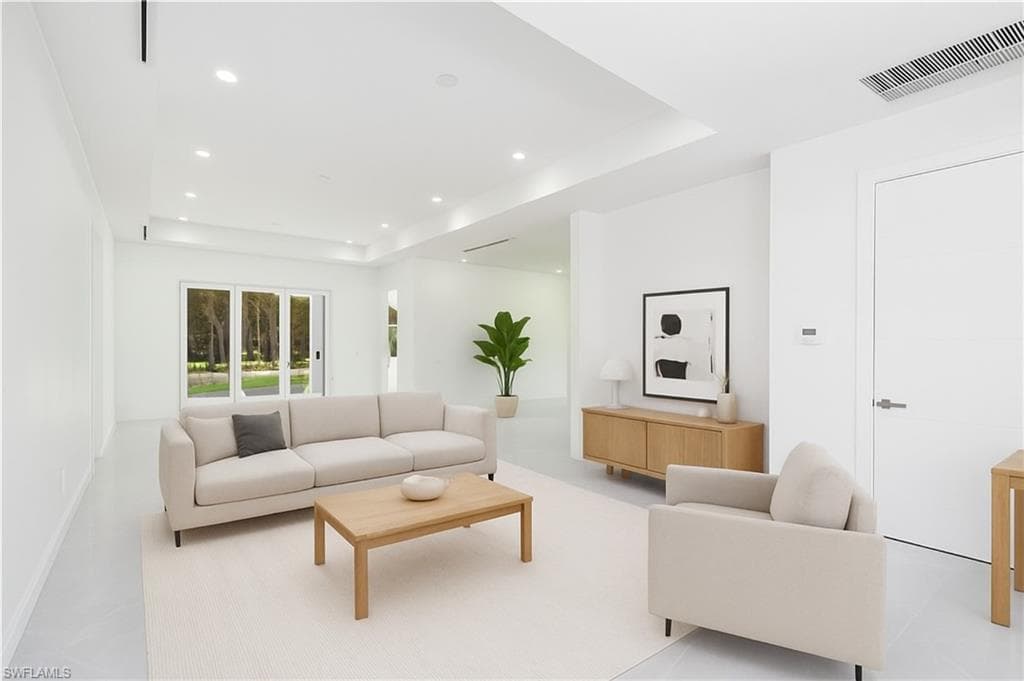 3802 30th Ave SE, Naples, FL 34117-6