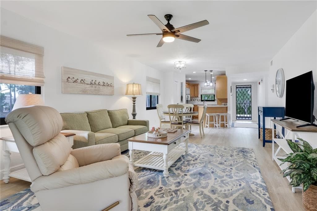 4955 Pepper Cir B208, Naples, FL 34113-8