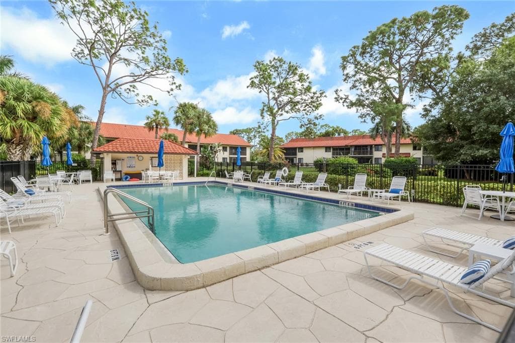 4955 Pepper Cir B208, Naples, FL 34113-23