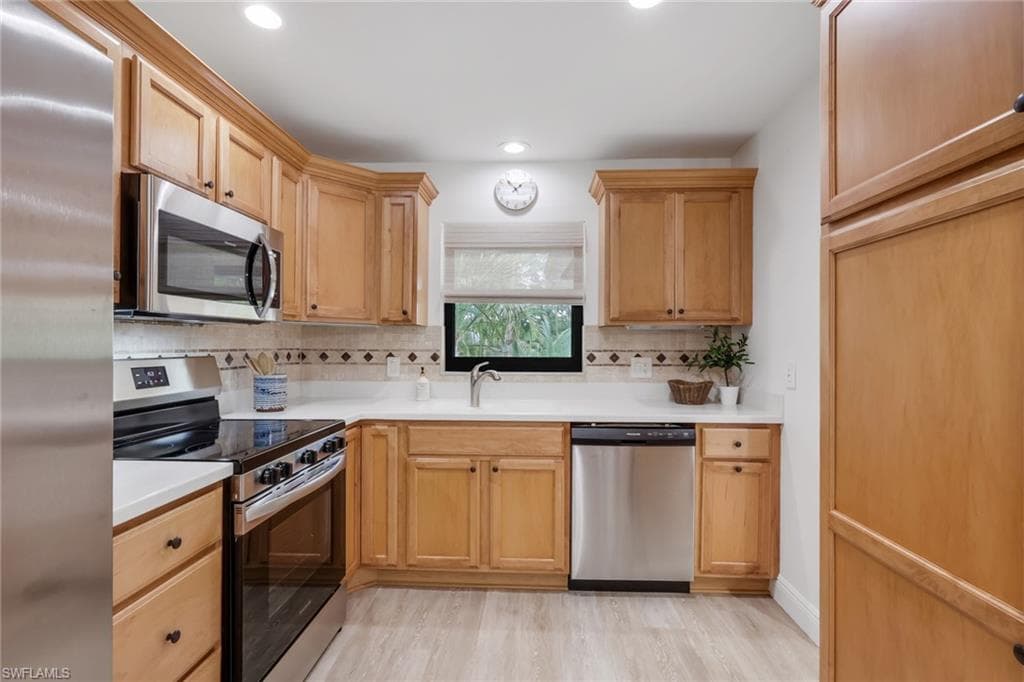 4955 Pepper Cir B208, Naples, FL 34113-2