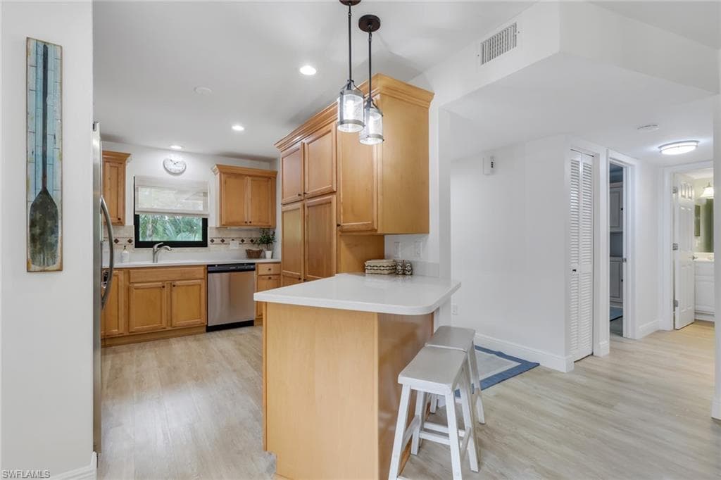 4955 Pepper Cir B208, Naples, FL 34113-4