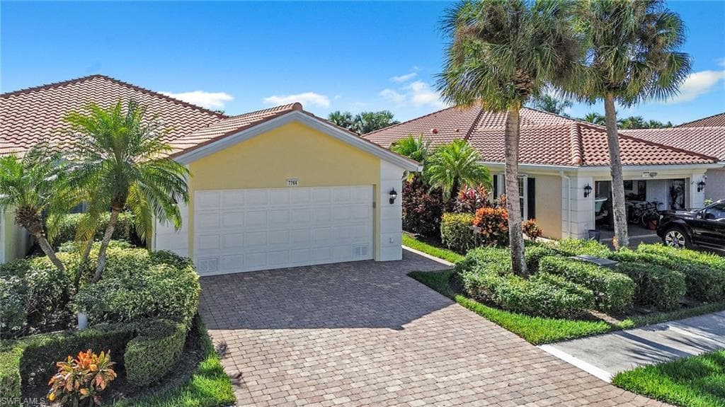 7764 Ionio Ct, Naples, FL 34114-2