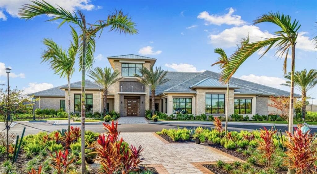 15689 Gavello St, Naples, FL 34114-27