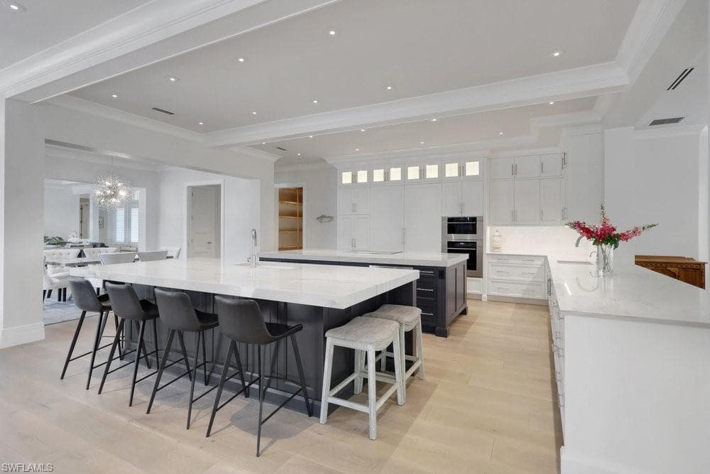 678 Katemore Ln, Naples, FL 34108-12