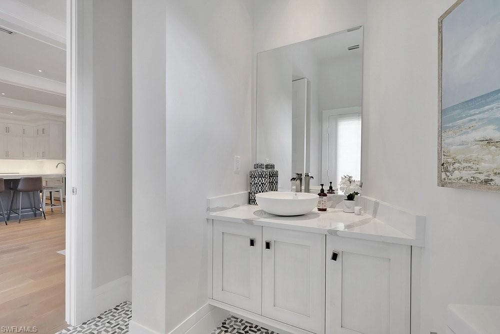 678 Katemore Ln, Naples, FL 34108-15