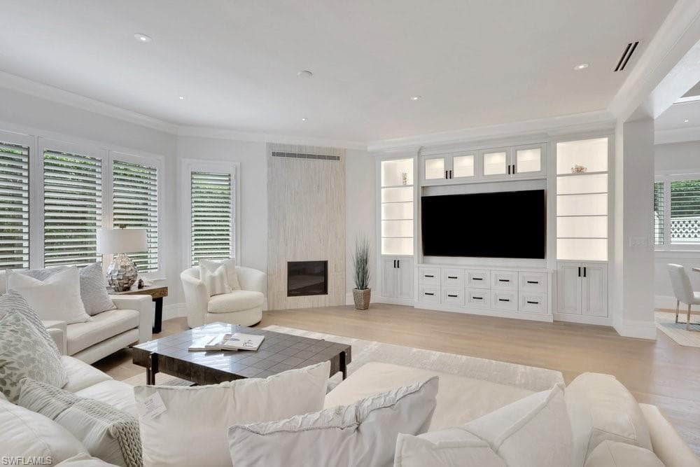 678 Katemore Ln, Naples, FL 34108-17