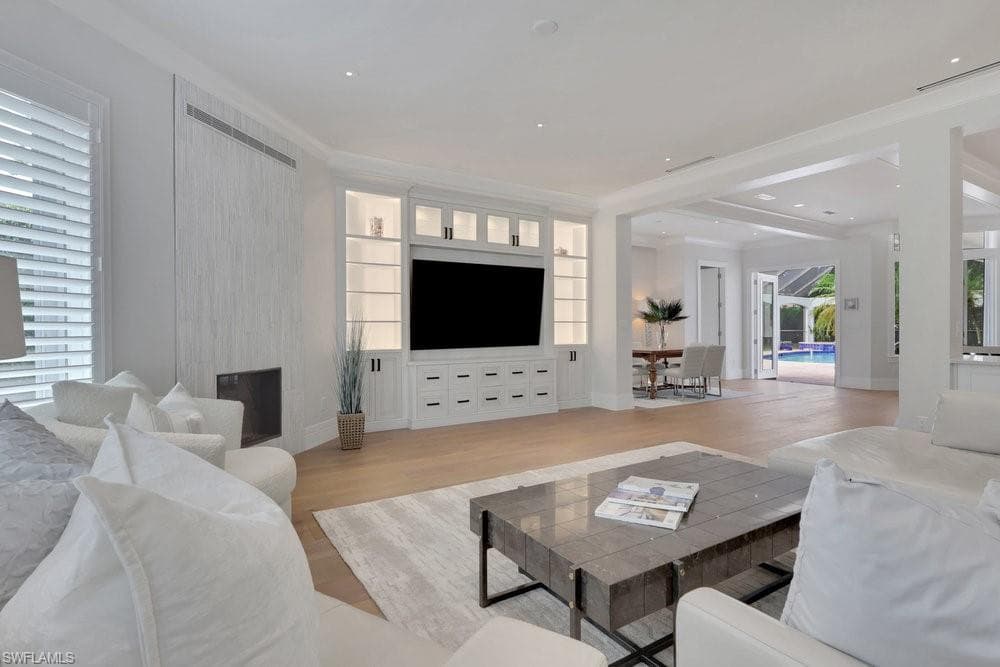 678 Katemore Ln, Naples, FL 34108-19