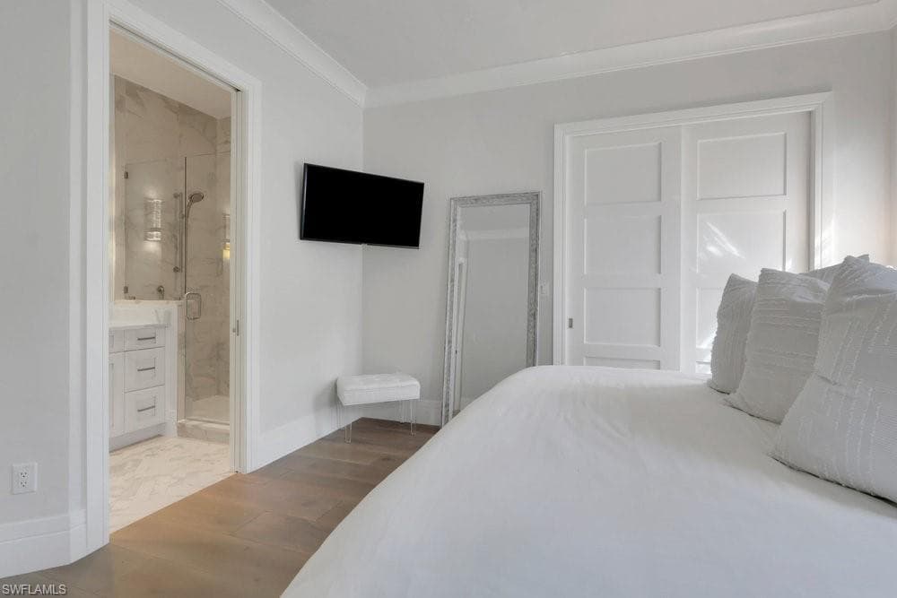 678 Katemore Ln, Naples, FL 34108-34