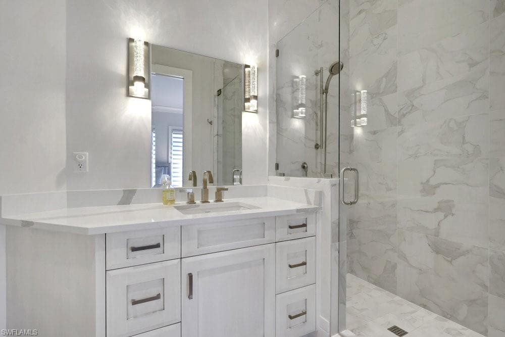 678 Katemore Ln, Naples, FL 34108-35